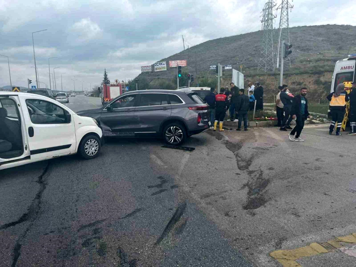 Çorum Sungurlu\'da Zincirleme Trafik Kazası: 5 Yaralı