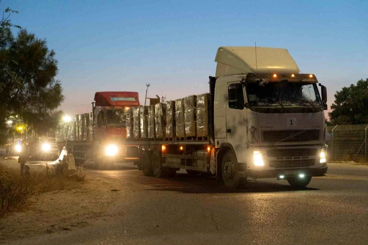 İsrail\'den Gazze\'ye ilk yardım konvoyu