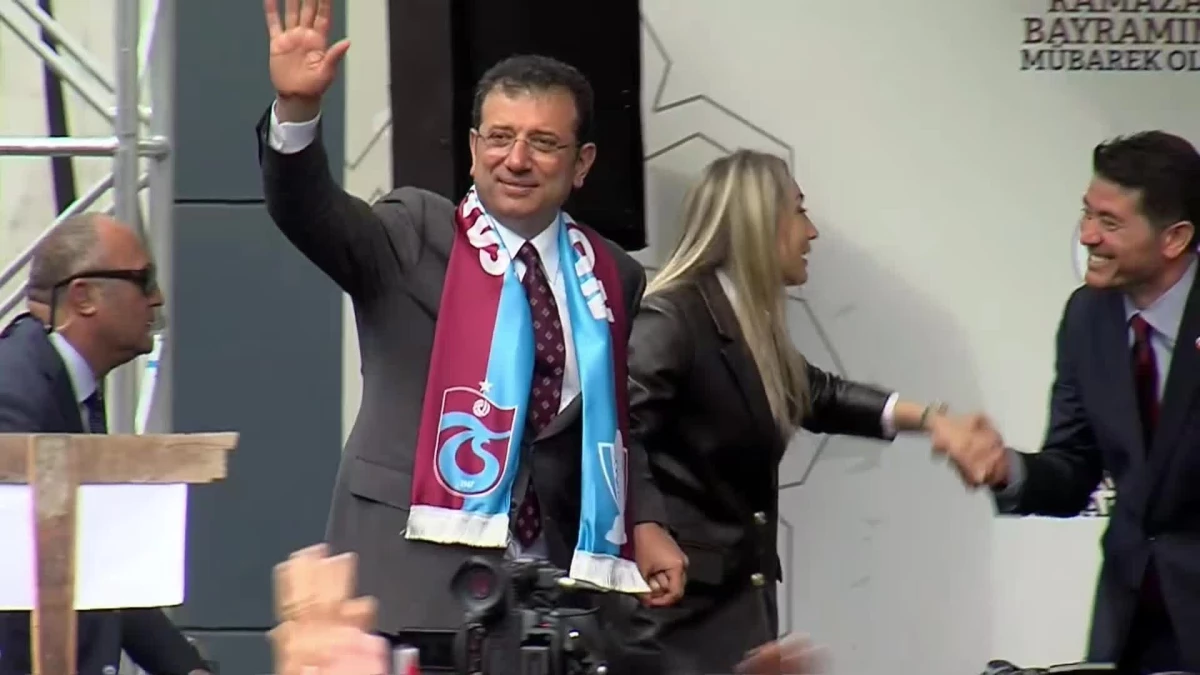 İmamoğlu, Trabzon\'da: "Demokrasiyi Rayından Çıkarırsanız Kadınlara, Çocuklara, Gençlere, Emeklilere Zulüm Çektirir"