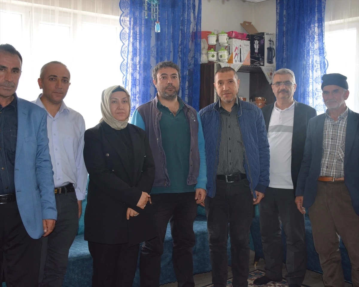 İscehisar Belediye Başkanı, Kıbrıs gazisi Niyazi Özkara\'nın ailesine taziye ziyaretinde bulundu
