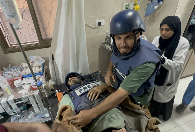 İsrail'in saldırısında TRT ekibi yaralandı