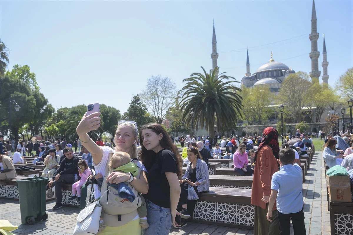 İstanbul\'da Ramazan Bayramı\'nda Tarihi ve Turistik Yerlerde Yoğunluk