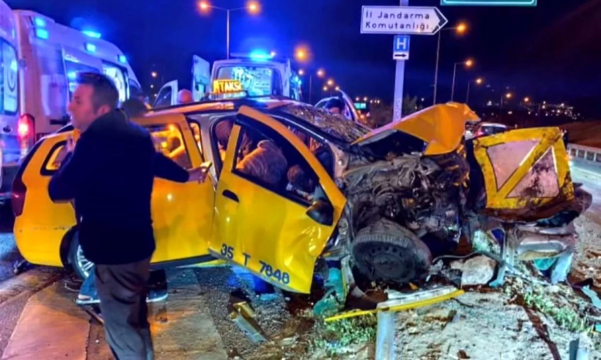 İzmir Buca\'da Ticari Taksi Kazası: 1 Ölü, 3 Ağır Yaralı