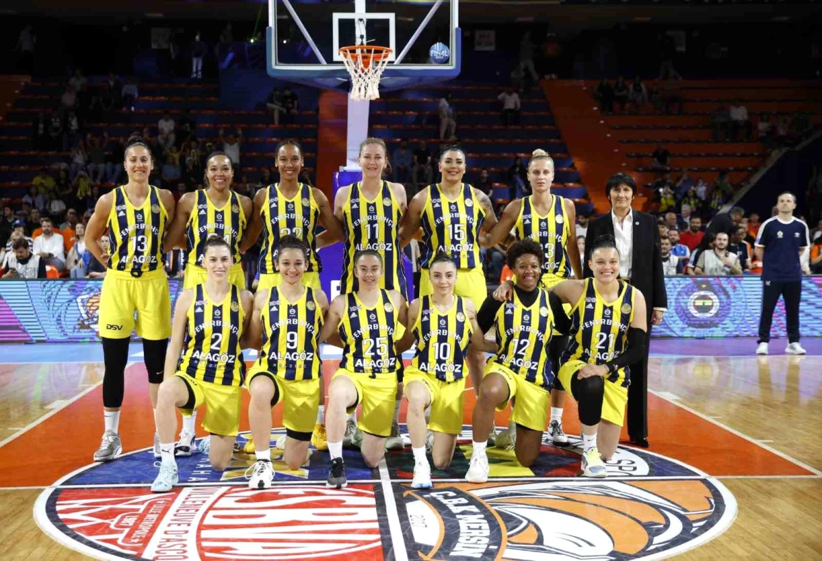 Fenerbahçe Kadınlar Euroleague Yarı Finalinde ÇBK Mersin\'i Mağlup Ederek Finale Yükseldi