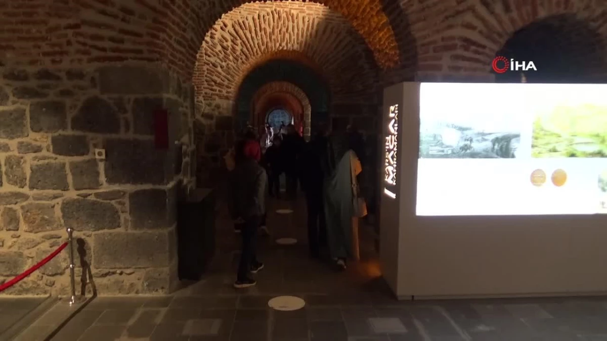 Kars Harp Tarihi Müzesi'nde bayram yoğunluğu