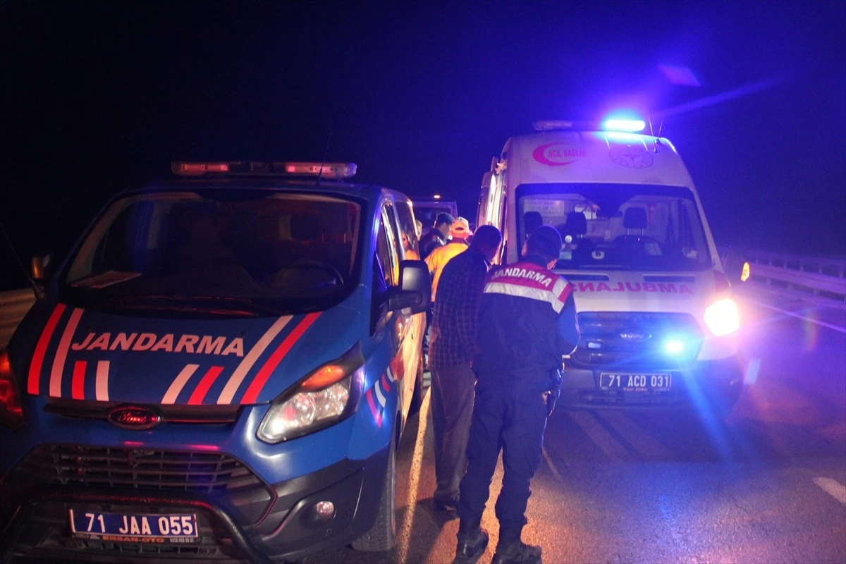 Kırıkkale\'de Trafik Kazasında 1 Kişi Hayatını Kaybetti, 2 Kişi Yaralandı