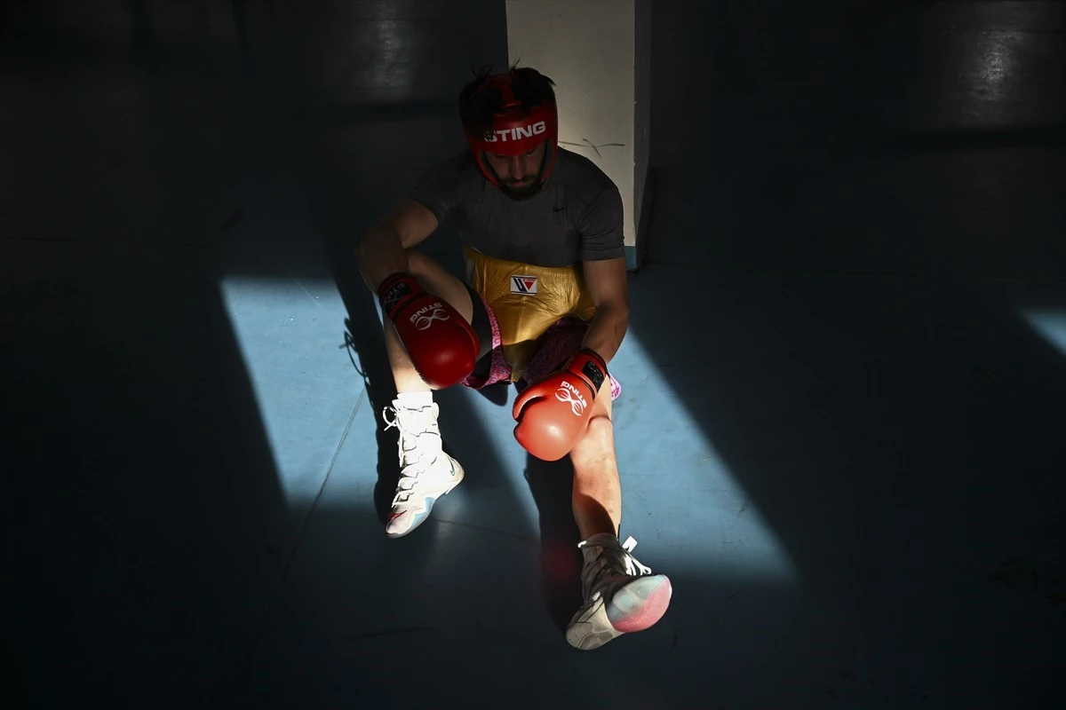 Milli boksör Tuğrulhan Erdemir, Paris 2024 Olimpiyatları\'na katılma heyecanı yaşıyor