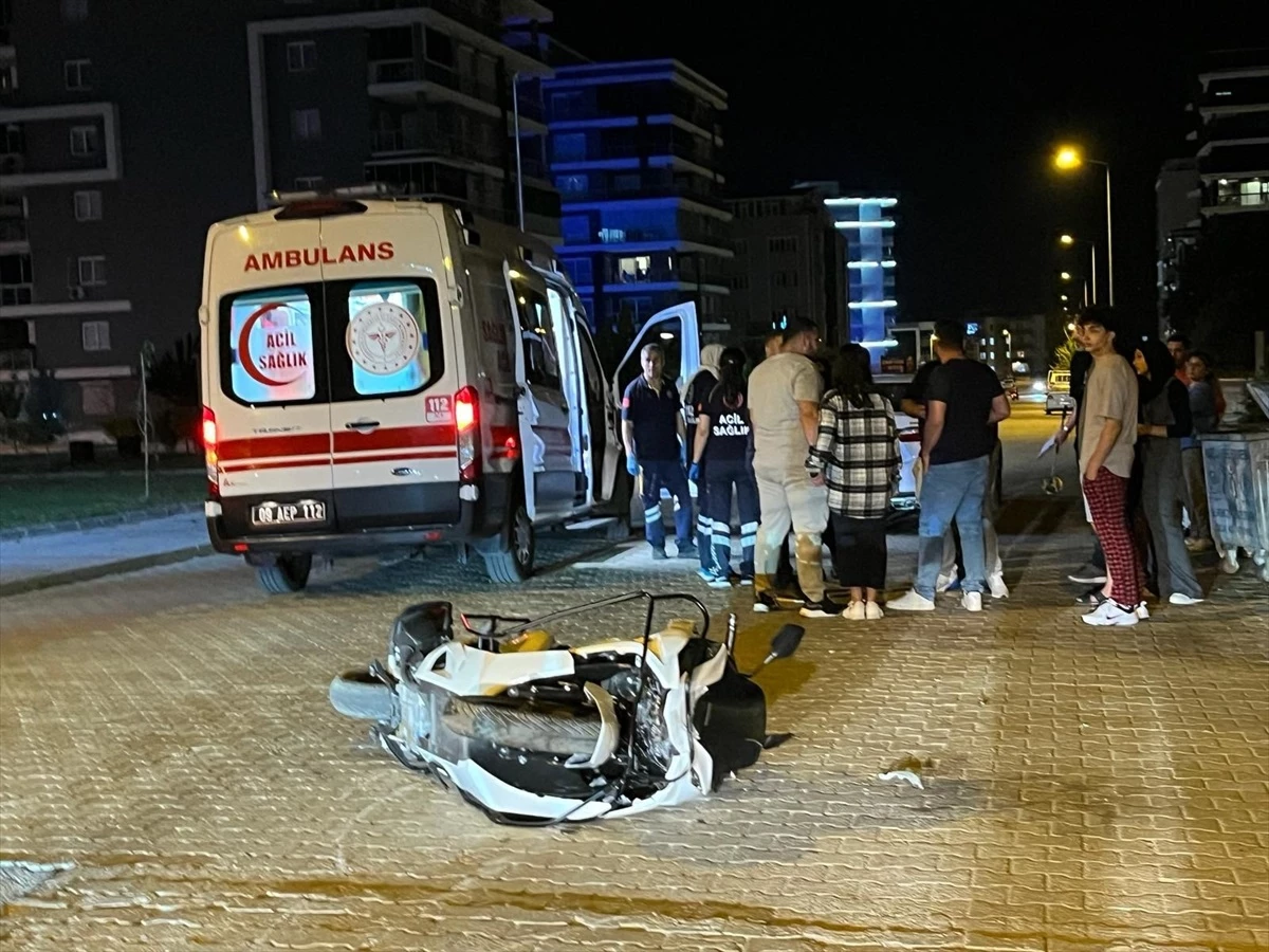 Nazilli\'de otomobil ile motosiklet çarpıştı: 1 yaralı