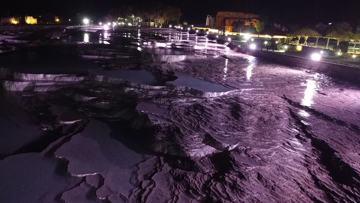 Pamukkale, gece müzeciliği projesiyle ziyaretçilerini ağırlamaya başladı