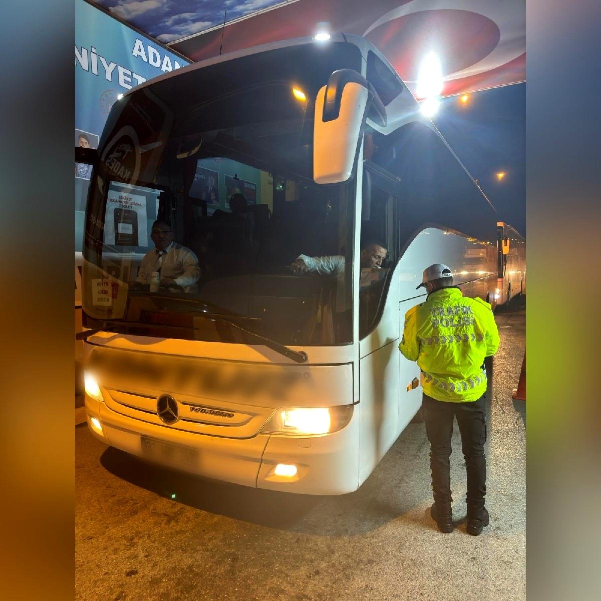 Adana\'da Bayram Sonrası Artan Trafik Yoğunluğuna Polis Uyarıda Bulundu