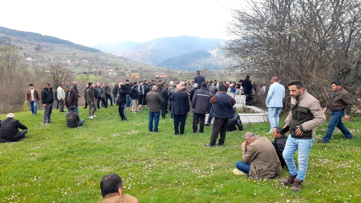 Sinop\'ta trafik kazasında 3 çocuk annesi hayatını kaybetti