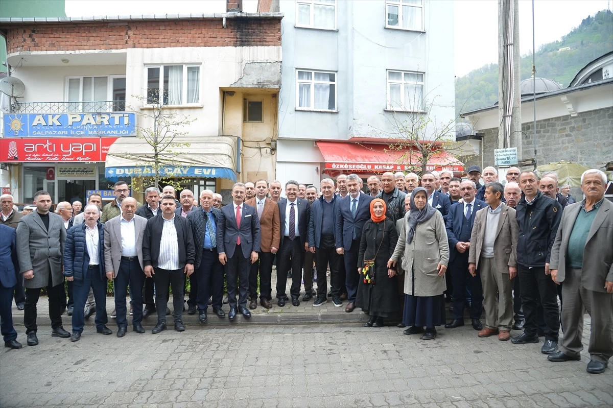 Trabzon Büyükşehir Belediye Başkanı Ahmet Metin Genç, Şalpazarı ilçesinde ziyaretlerde bulundu
