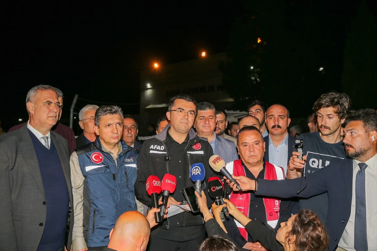 Antalya\'daki teleferik kazasında mahsur kalanların kurtarma çalışmaları devam ediyor