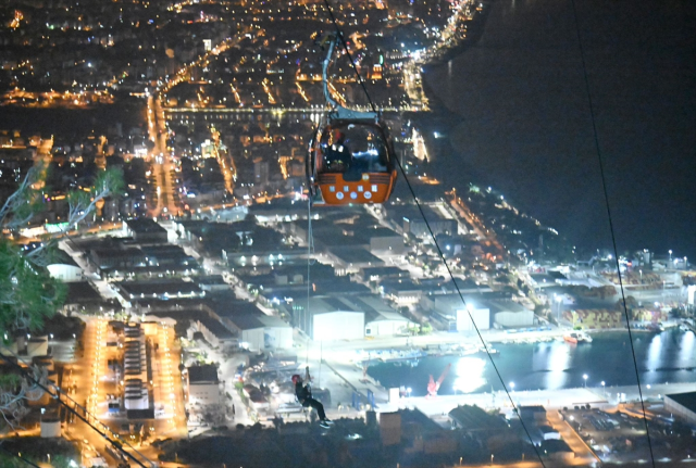 Antalya'da teleferik kazası! Mahsur kalan 87 kişi kurtarıldı, 10 kabinde kurtarma çalışmaları sürüyor