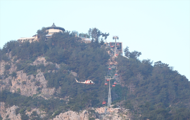 Antalya'da teleferik kazası! Mahsur kalan 87 kişi kurtarıldı, 10 kabinde kurtarma çalışmaları sürüyor