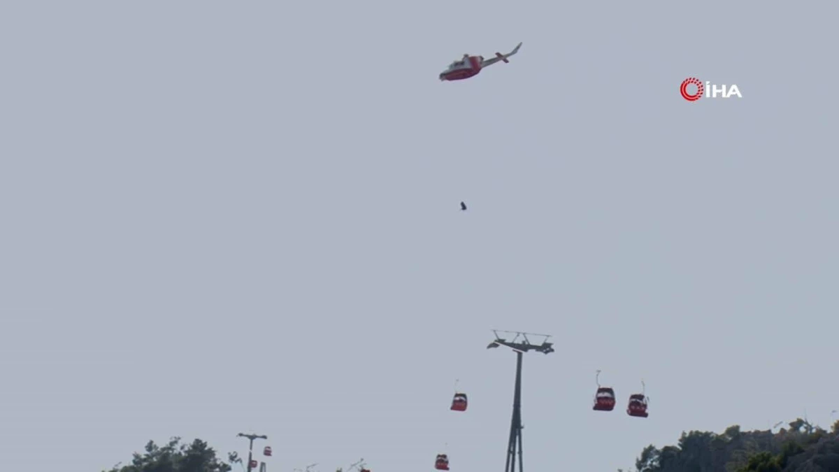 Antalya\'da teleferik kazasında mahsur kalanlar helikopterle kurtarıldı