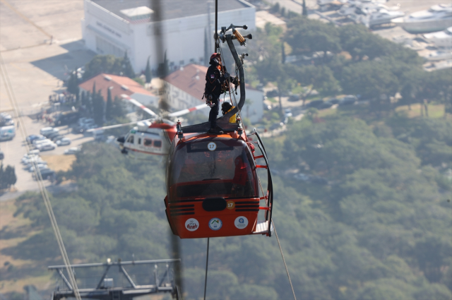 Antalya'daki teleferik kazasında mahsur kalan vatandaşların tamamı kurtarıldı