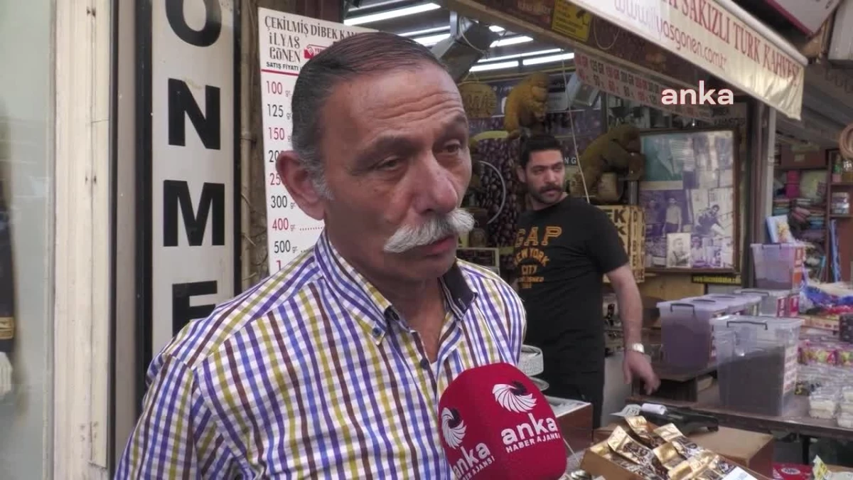 İzmir\'de Emekliler ve Esnaf Hayat Pahalılığından Şikayetçi