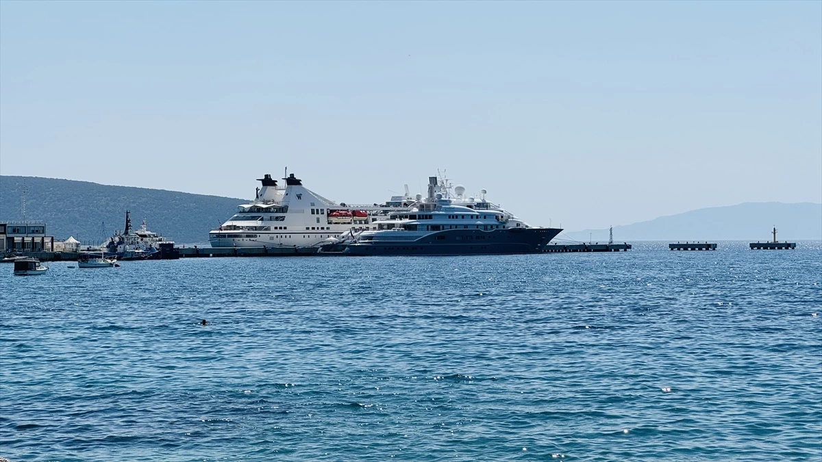 Bahamalar bayraklı kruvaziyer Bodrum\'a geldi