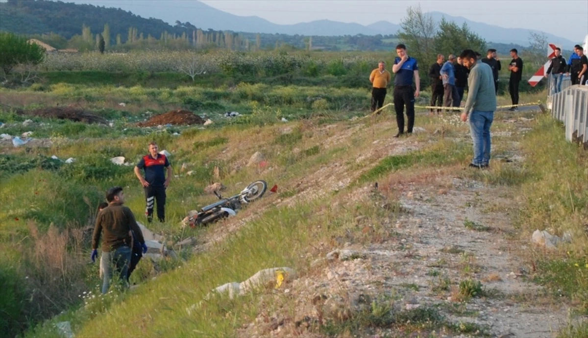 Çanakkale\'de motosiklet kazası: 2 kişi hayatını kaybetti