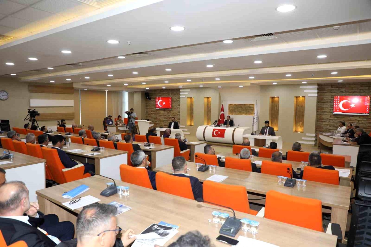 Elazığ Belediyesi Meclis Toplantısında Komisyon Üye Seçimlerinde Gerginlik Yaşandı