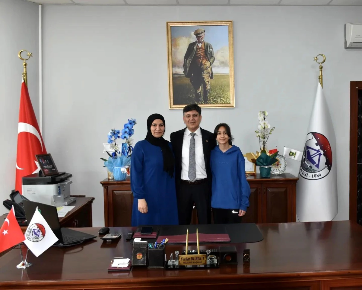 Söğüt Belediye Başkanı Ferhat Durgut, kızından büyük destek aldı