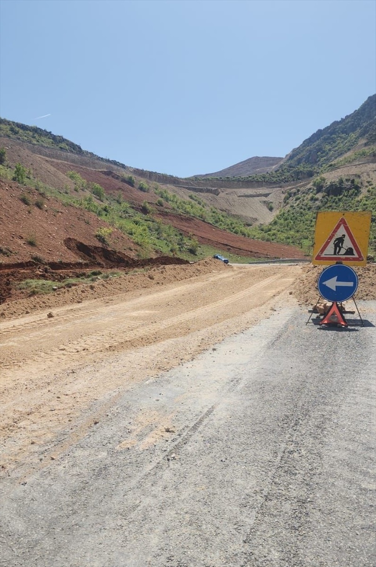 Siirt-Kalender kara yolu heyelan nedeniyle kapanmıştı, şimdi tekrar açıldı