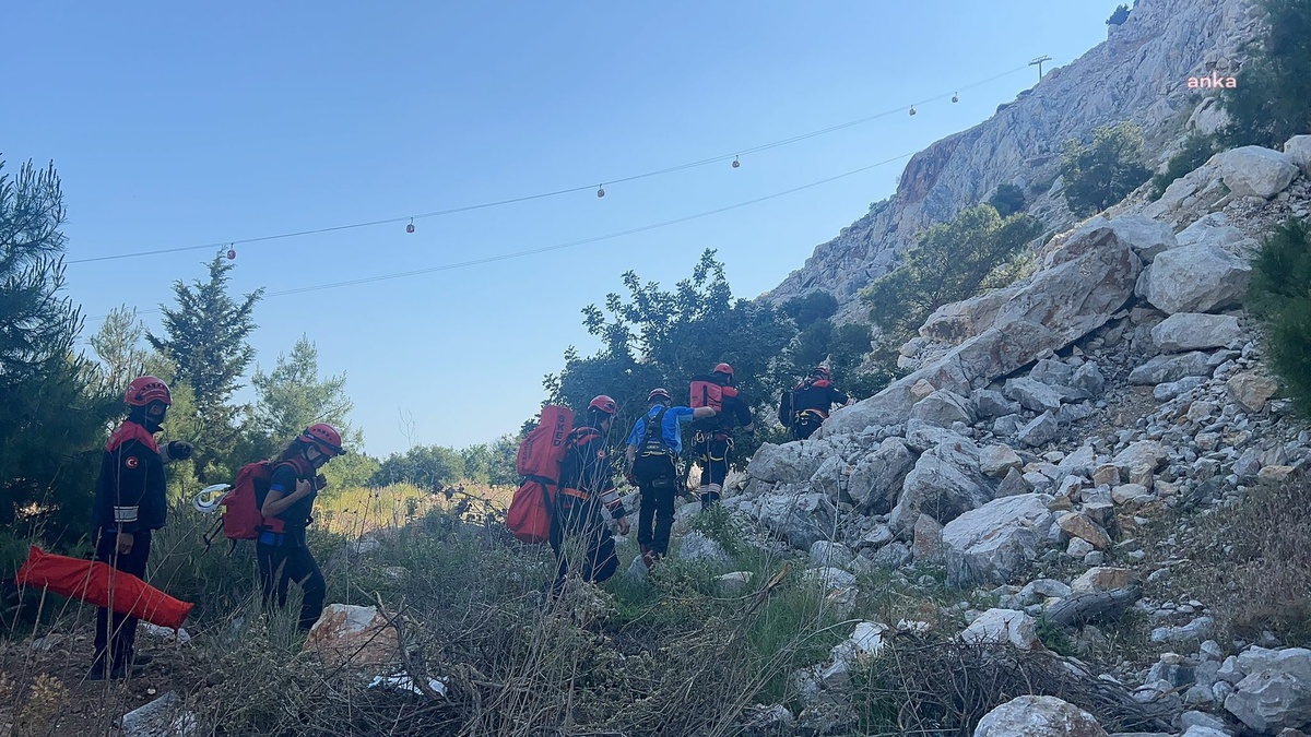 İzmir Büyükşehir Belediyesi Antalya\'da teleferik kazasında kurtarma çalışmalarına destek verdi