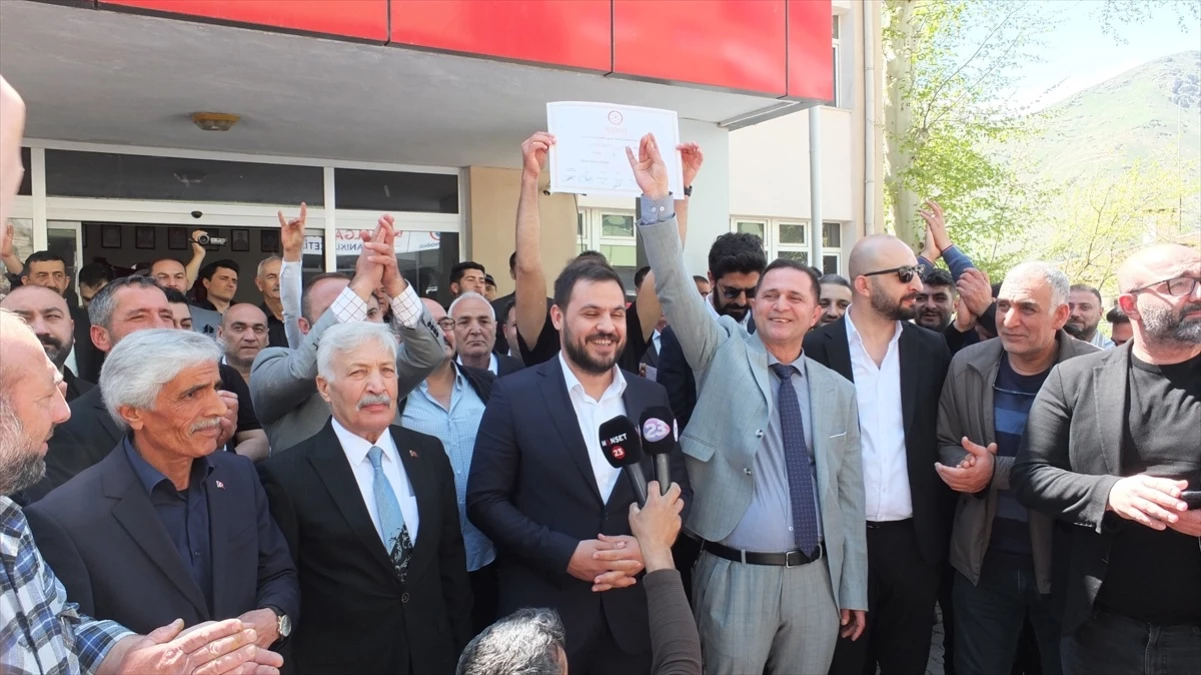 Elazığ\'da MHP\'den Keban Belediye Başkanı seçilen Yücel Doğan göreve başladı