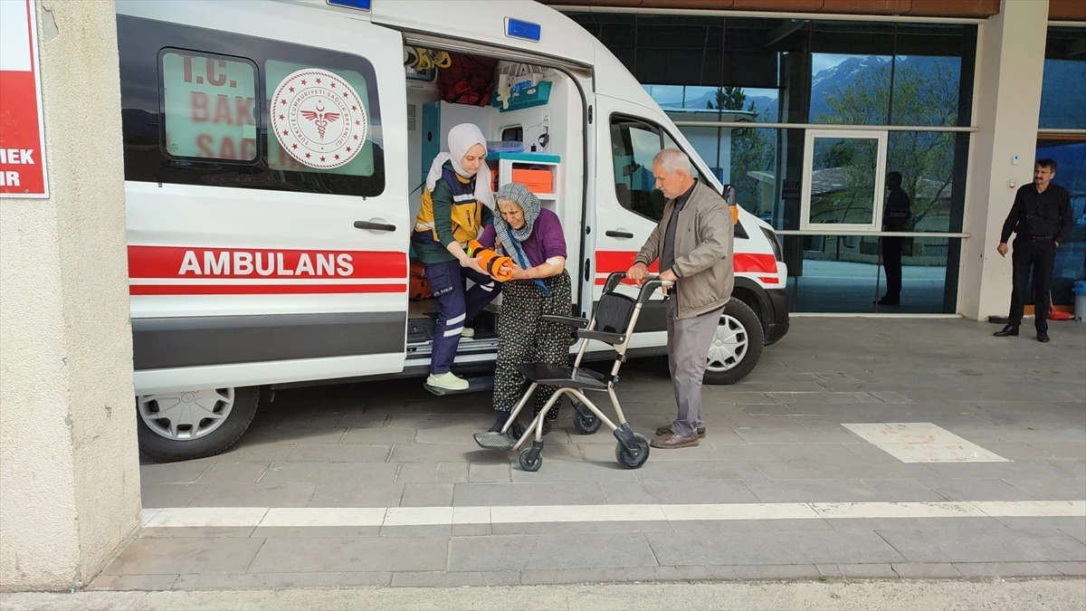 Konya\'da çapa makinesine uzuvlarını kaptıran anne ve oğul yaralandı