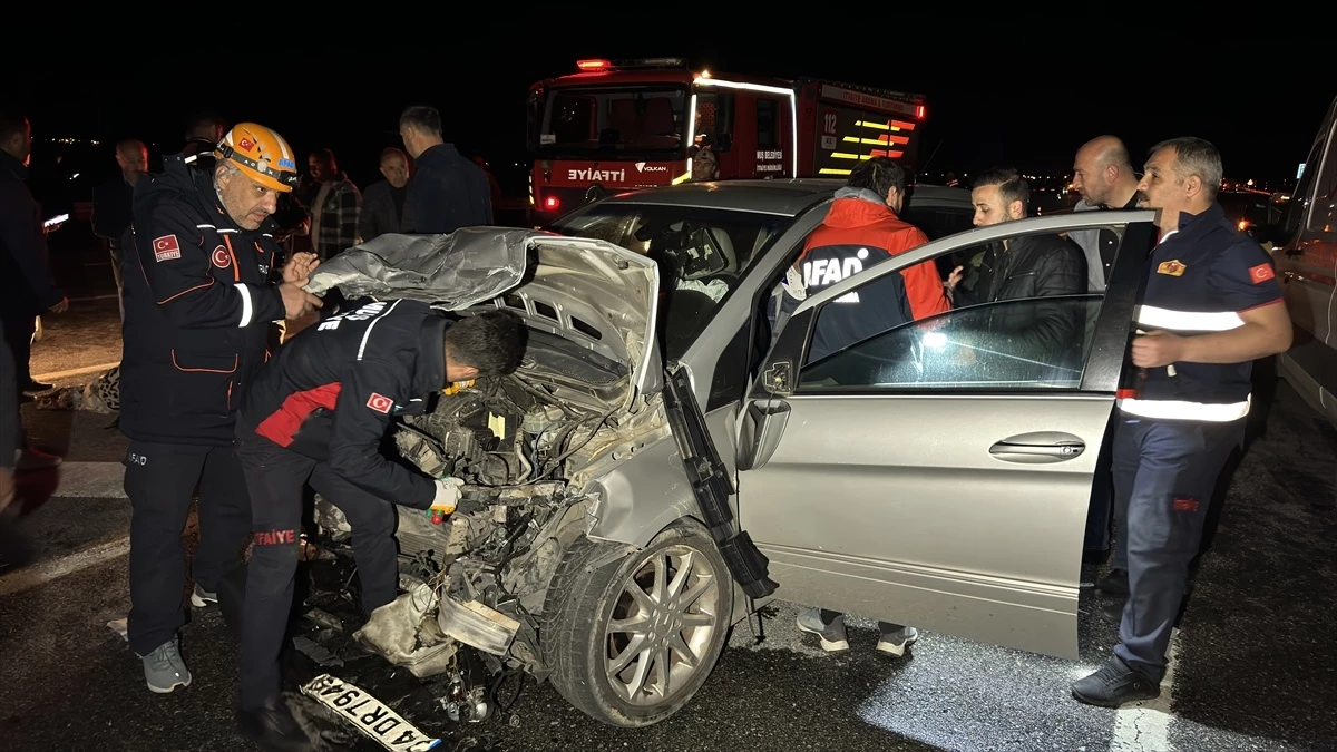 Muş\'ta Trafik Kazasında 9 Kişi Yaralandı