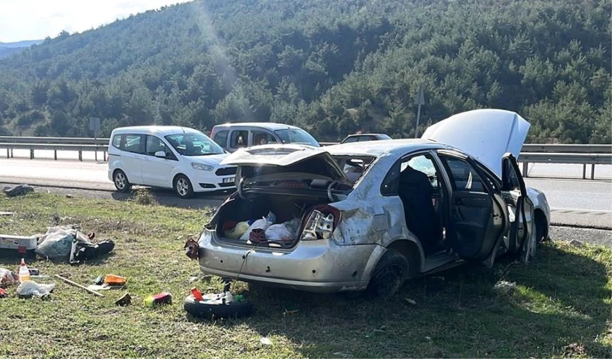 Kastamonu Tosya\'da Otomobil Takla Attı: 2 Yaralı