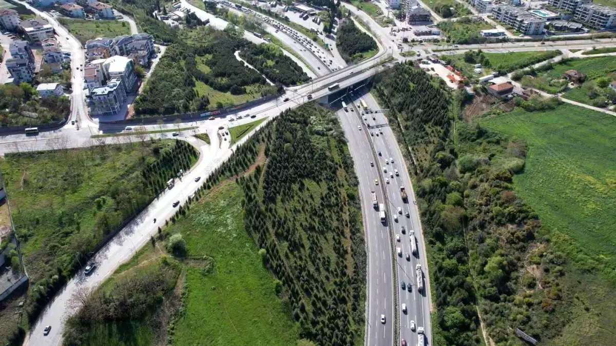 TEM Otoyolu\'nda Bayram Trafiği Yoğunluğu