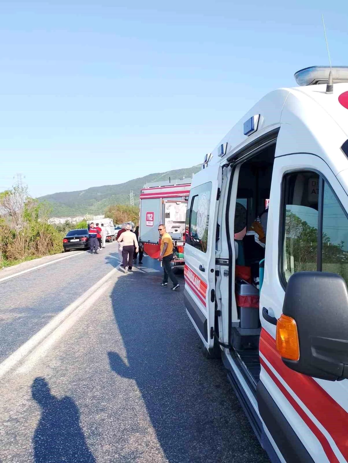Yalova\'da Otomobil Takla Attı: Sürücü Yaralandı