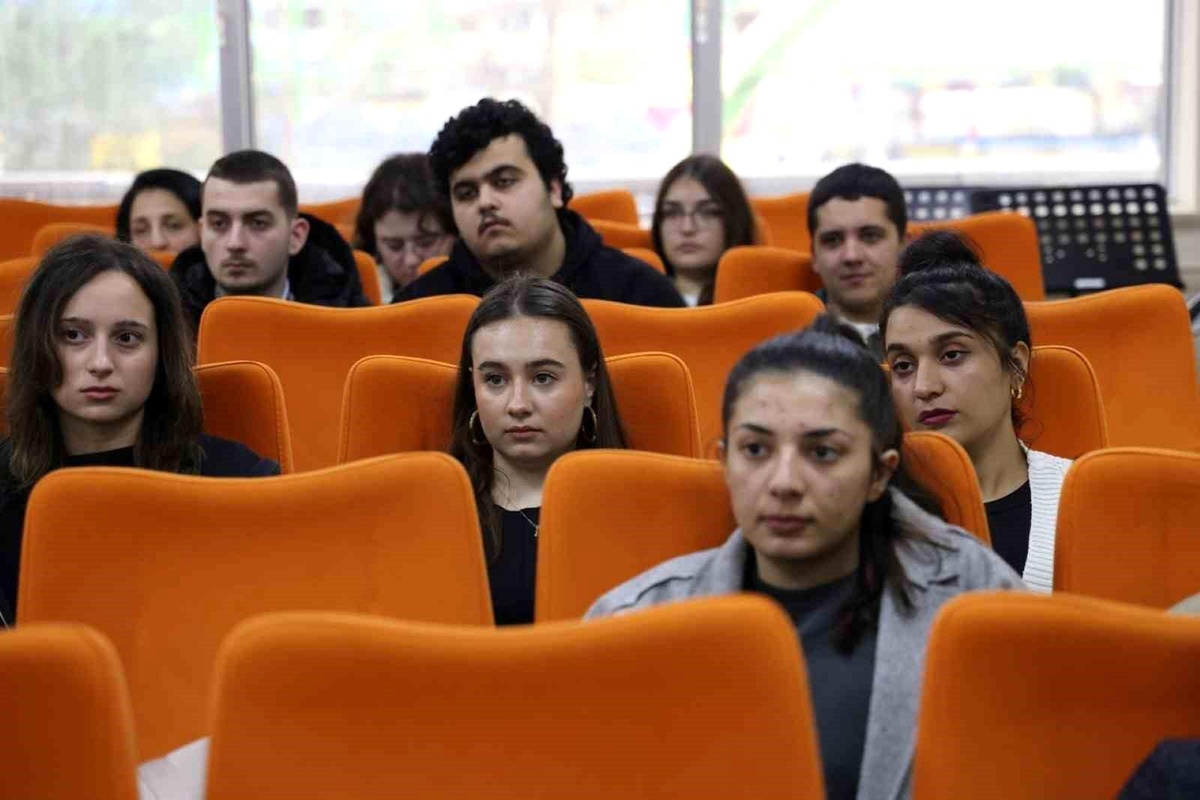 KO-MEK, Üniversite Öğrencilerine Ücretsiz Eğitimler Sunuyor