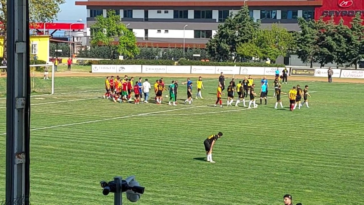 Tekirdağspor ile Hayrabolu Belediye Gençlikspor Maçında Kavga Çıktı