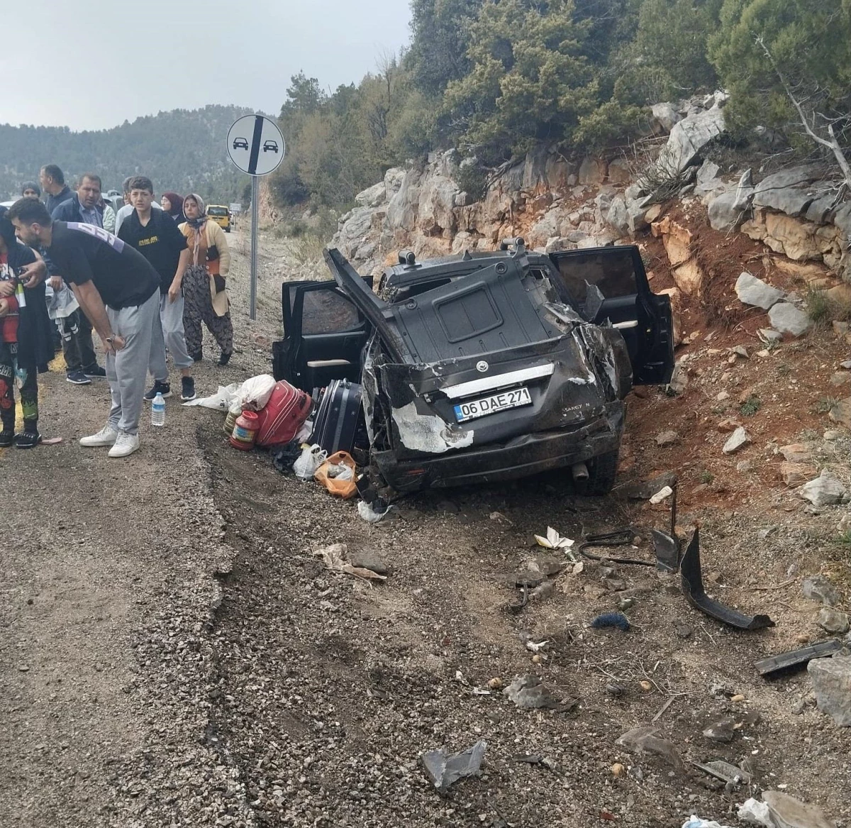 Akseki\'de trafik kazası: 5 kişi yaralandı