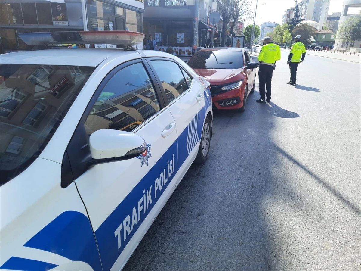 Eskişehir\'de yapılan trafik denetimlerinde 542 sürücüye ceza uygulandı