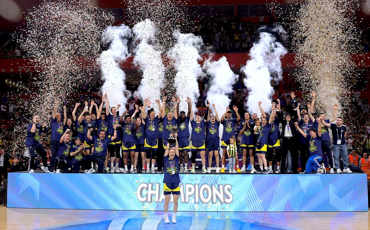 Fenerbahçe Alagöz Holding, FIBA Kadınlar Avrupa Ligi\'nde şampiyon oldu