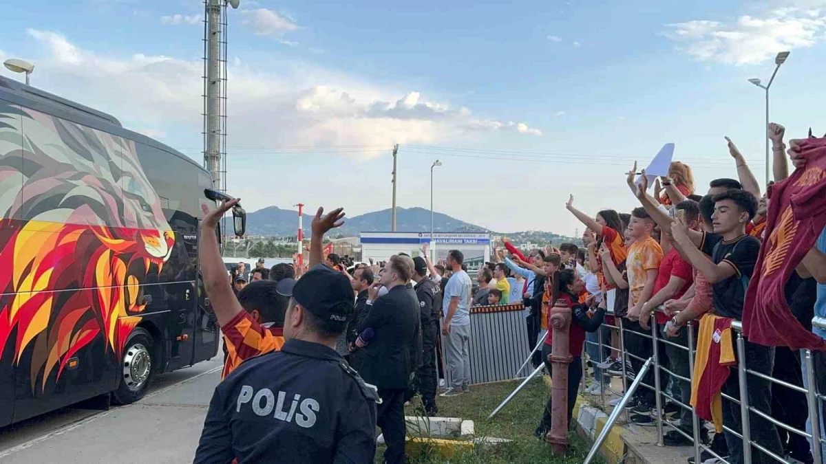 Galatasaray, Corendon Alanyaspor maçı için Alanya\'ya geldi