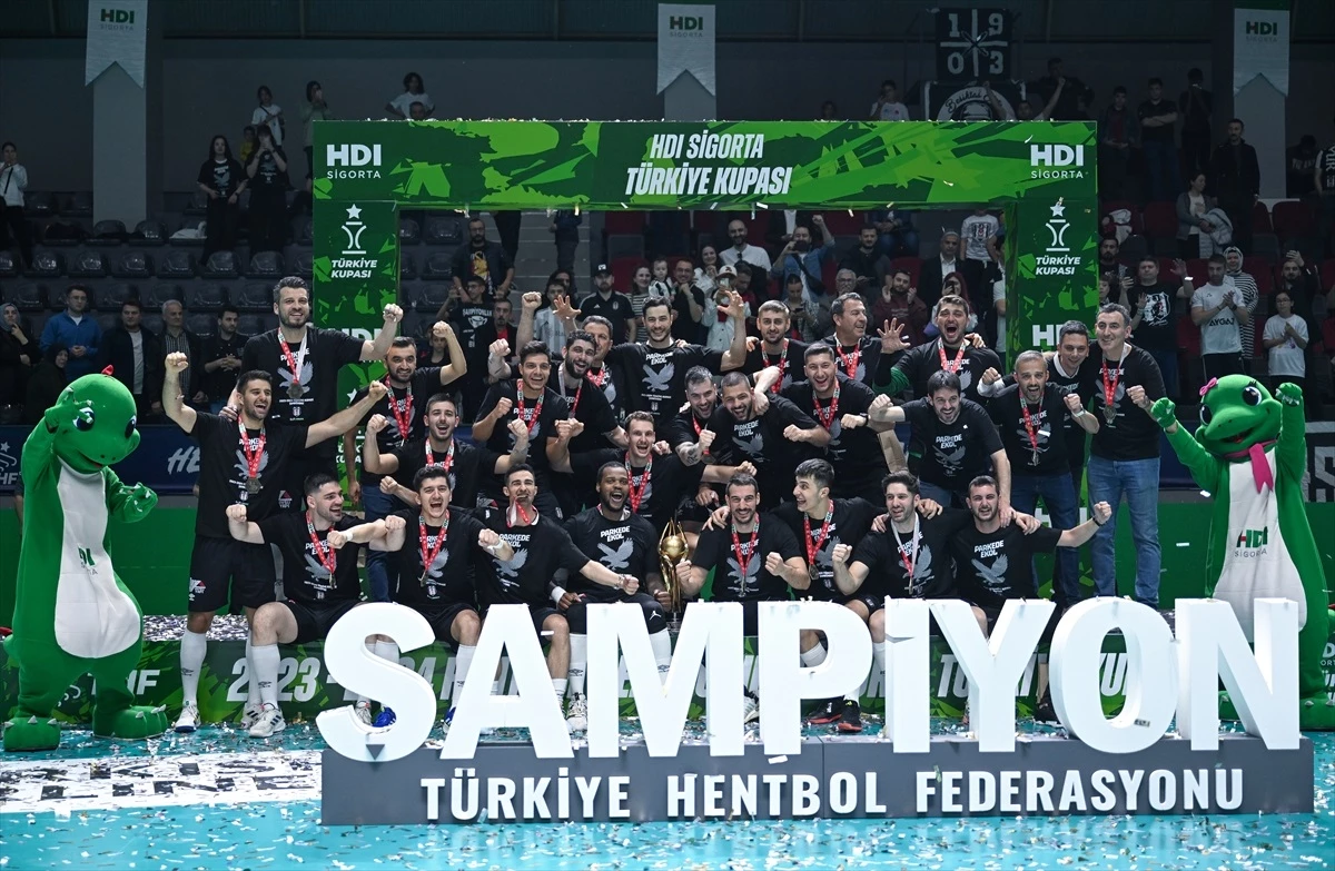Beşiktaş Safi Çimento, HDI Sigorta Erkekler Türkiye Kupası\'nı kazandı