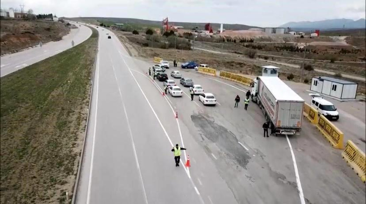 Kayseri\'de jandarma ekipleri bayram tatilinde trafik tedbirlerini artırdı