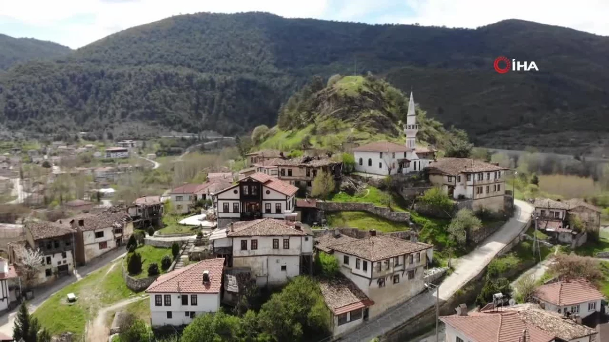 Osmanlının ilk fethettiği topraklardaki bu evler görenleri tarihi yolculuğa çıkarıyor