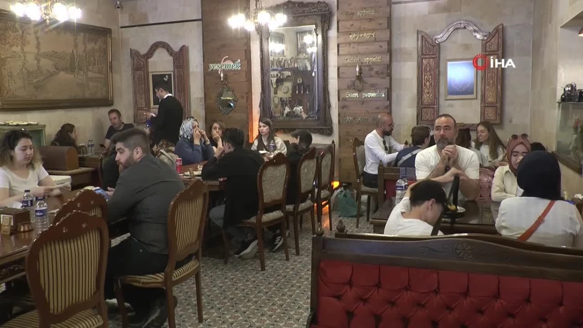 Tatili fırsat bilen vatandaşlar Gaziantep lezzetlerine akın etti