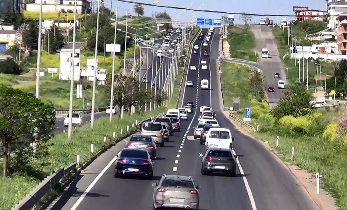 Ramazan Bayramı sebebiyle Trakya\'dan dönüşe geçen tatilciler yoğunluk oluşturuyor