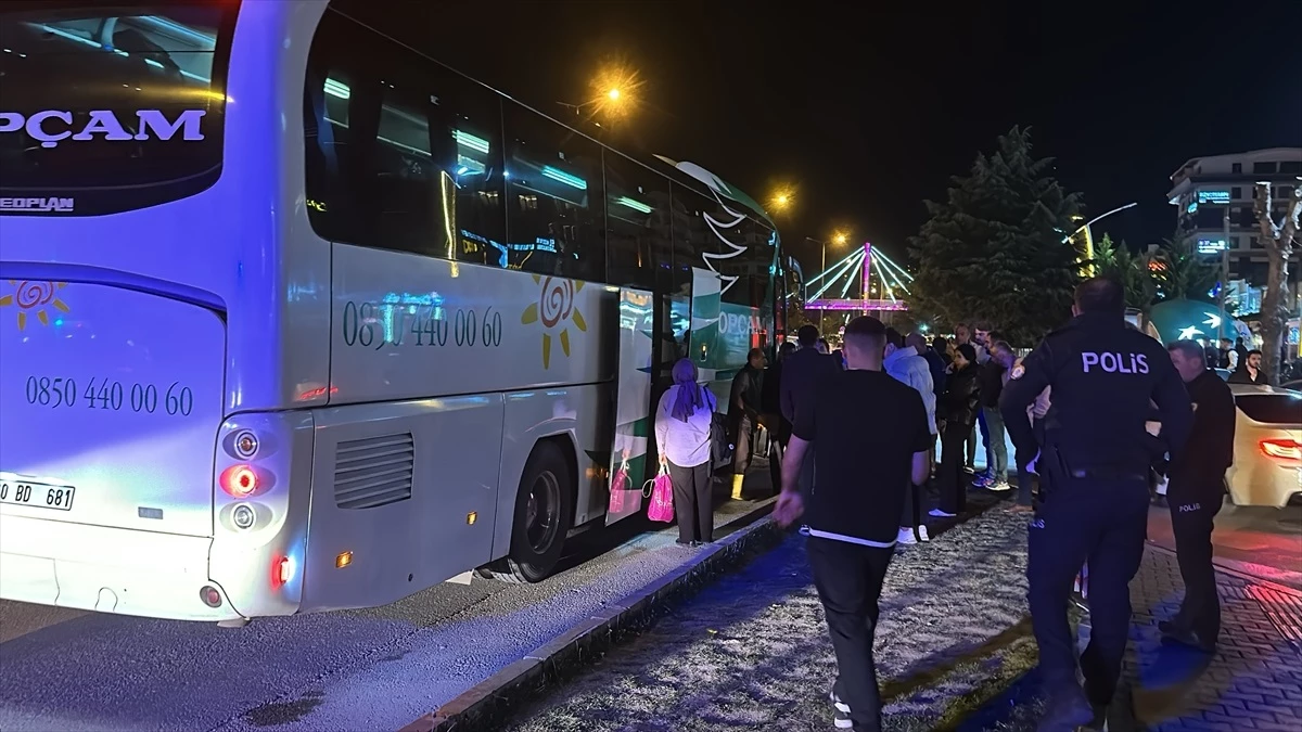 Tokat\'ta yolcu otobüsünde muavini tehdit eden şüpheli gözaltına alındı