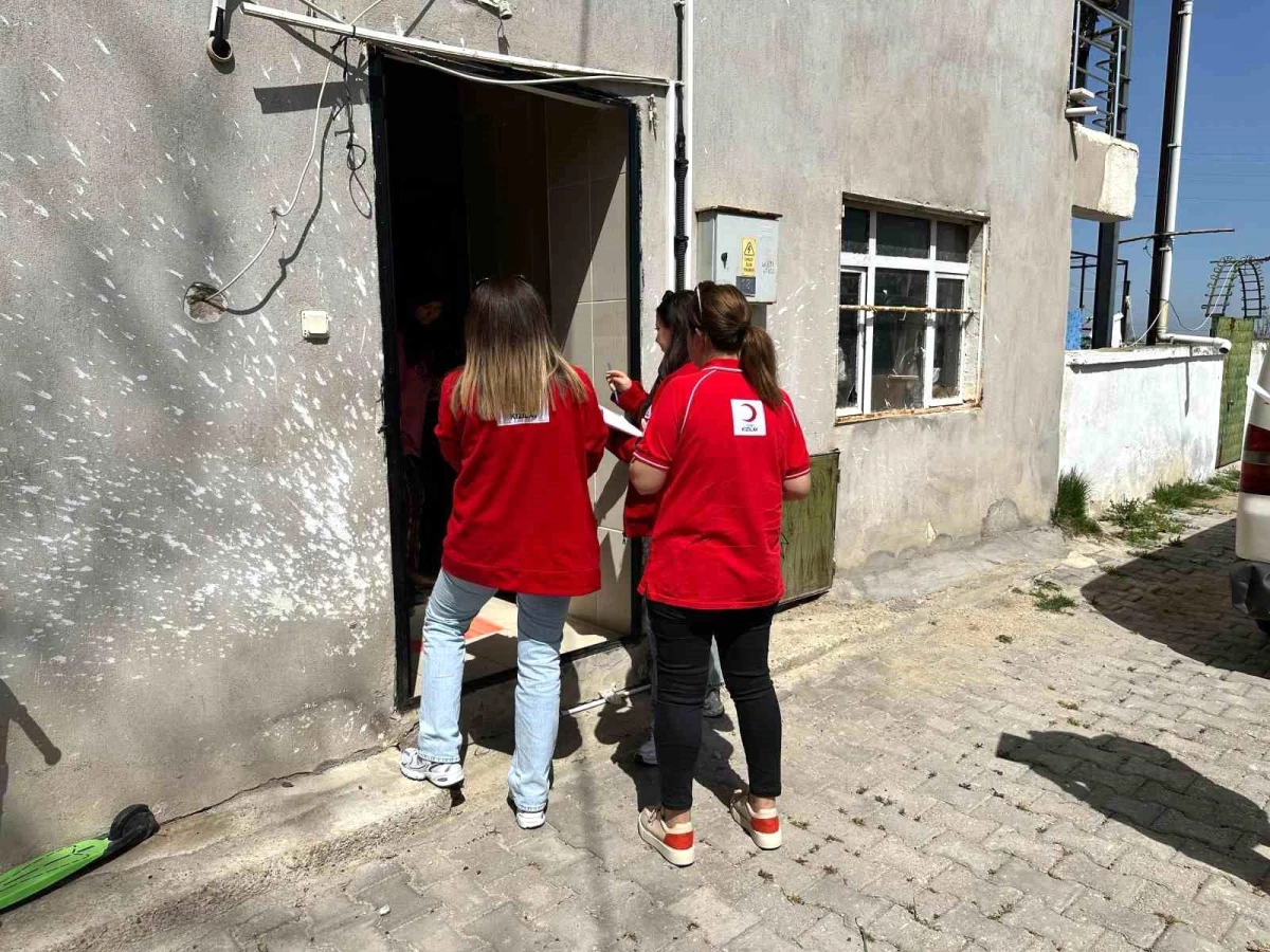 Türk Kızılay Manisa\'da 12 Bin Aileye Yardım Yaptı