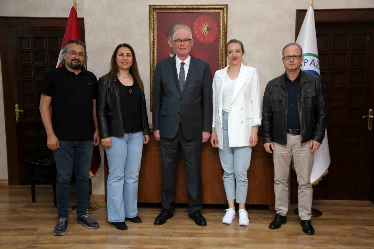 1 Mayıs Tertip Komitesi Odunpazarı Belediye Başkanı Kazım Kurt\'u ziyaret etti