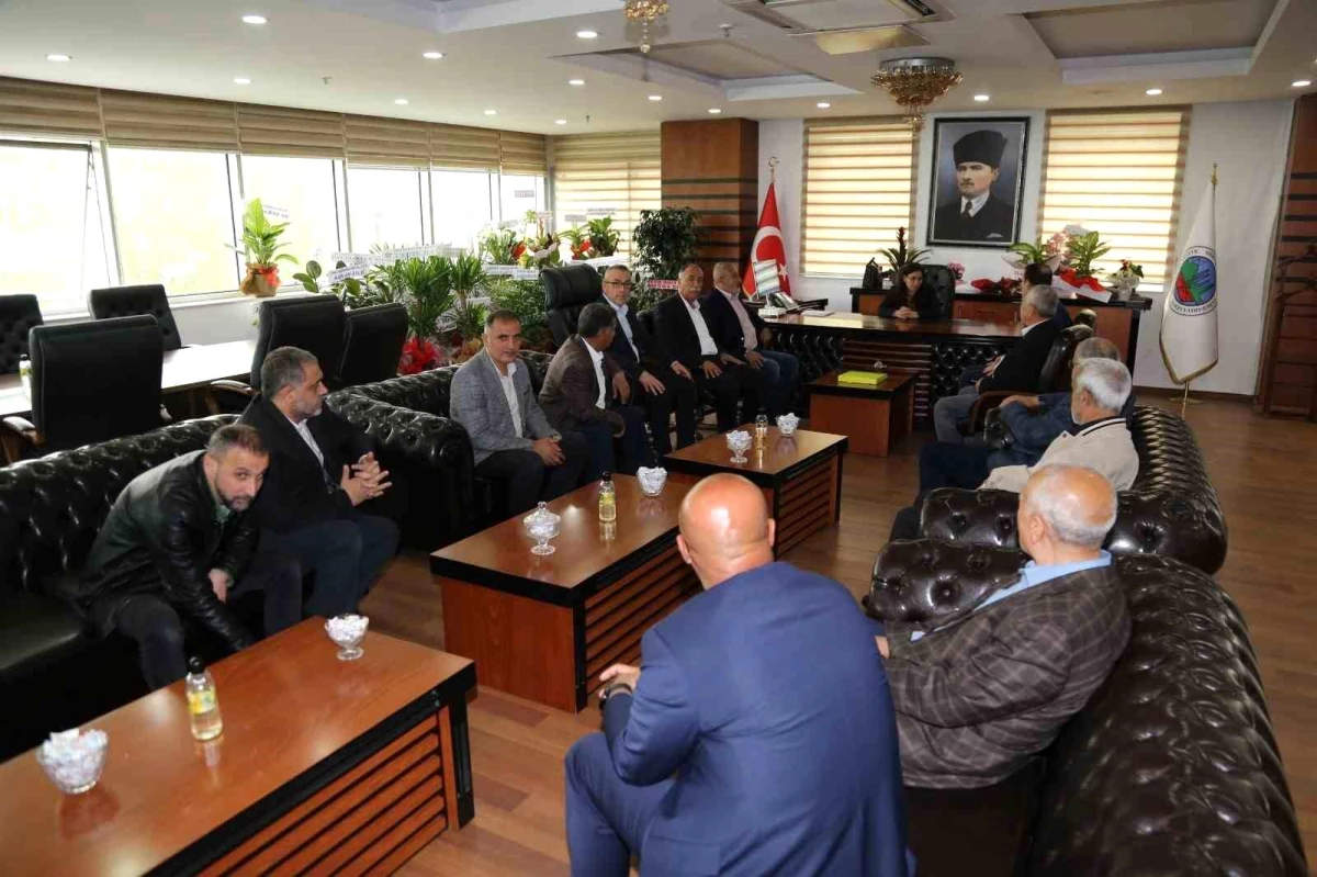 AK Parti Belediye Meclis Üyeleri, Siirt Belediye Başkanı Sofya Alağaş\'a Hayırlı Olsun Ziyaretinde Bulundu