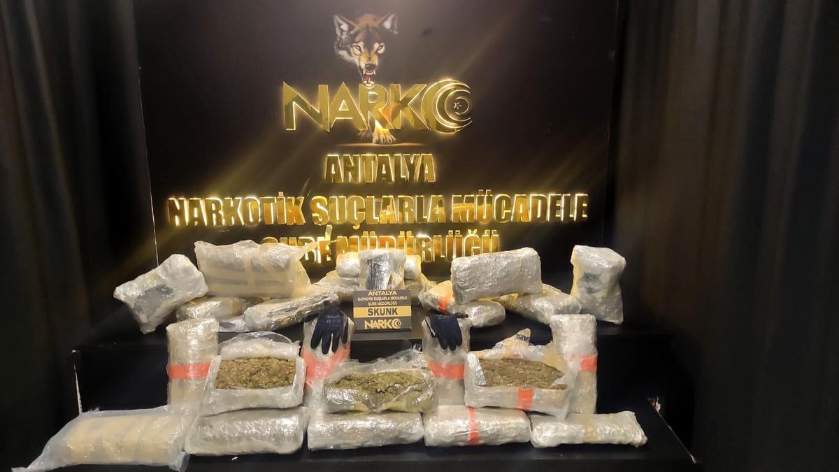 Antalya\'da 34 Kilogram Esrar Ele Geçirildi, 1 Şüpheli Tutuklandı